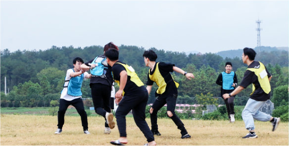 教师节撕名牌活动