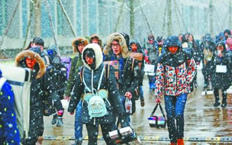 恶劣天气下艺考生湖美校考