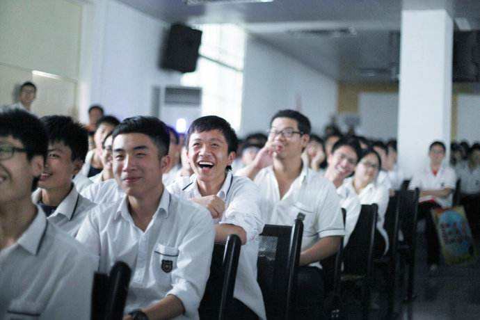 让政治课堂变得生动有趣