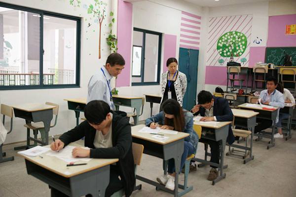 艺术生进行英语模拟考