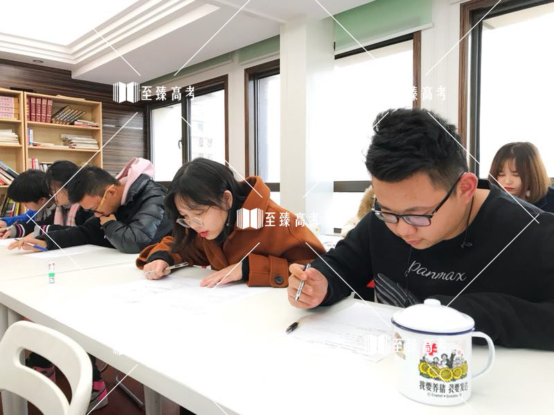 黄冈艺考生文化课培训