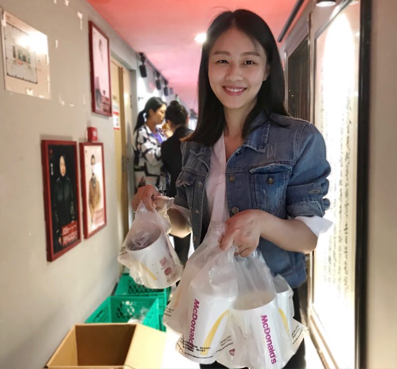 至臻导师为学员买汉堡