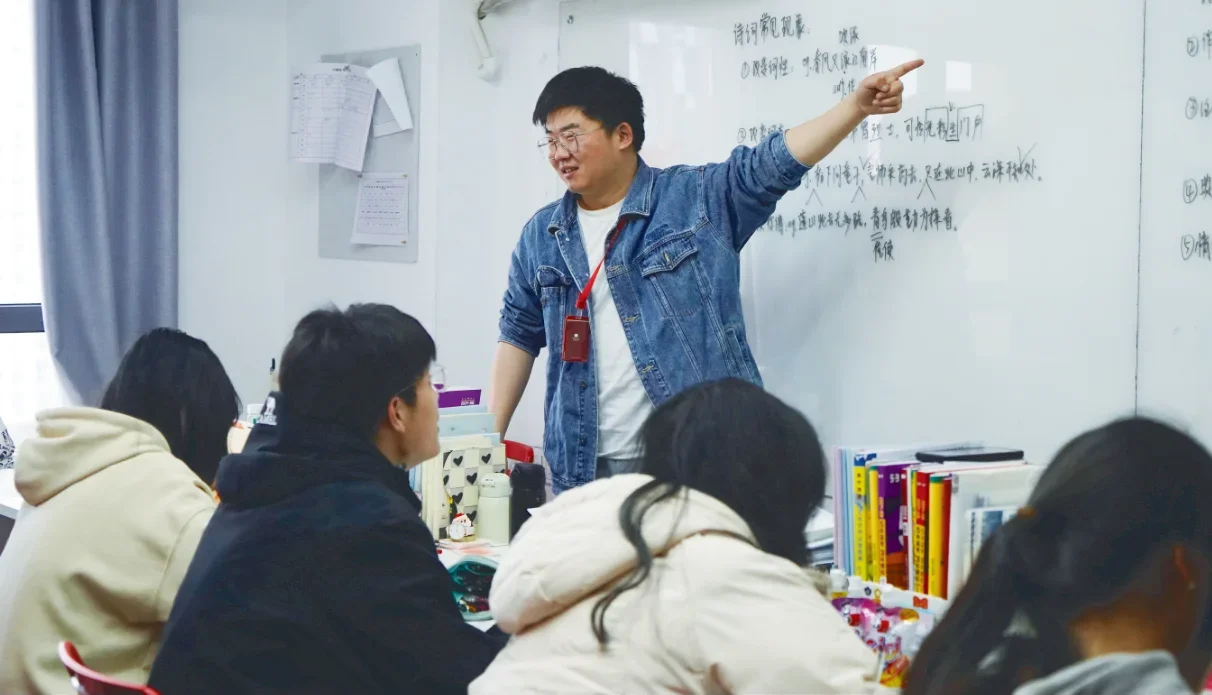 至臻高考下午学员专注
