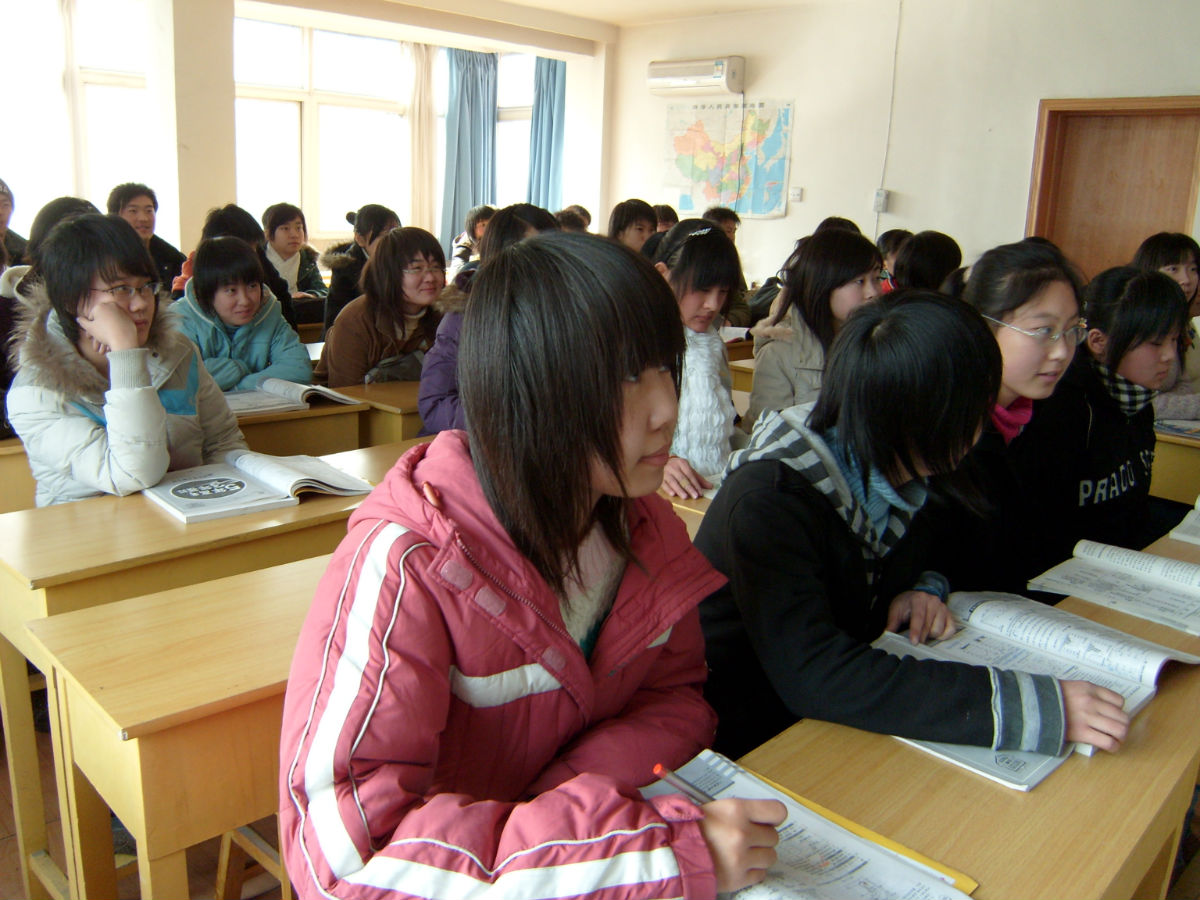 天津艺术生在接受文化课辅导