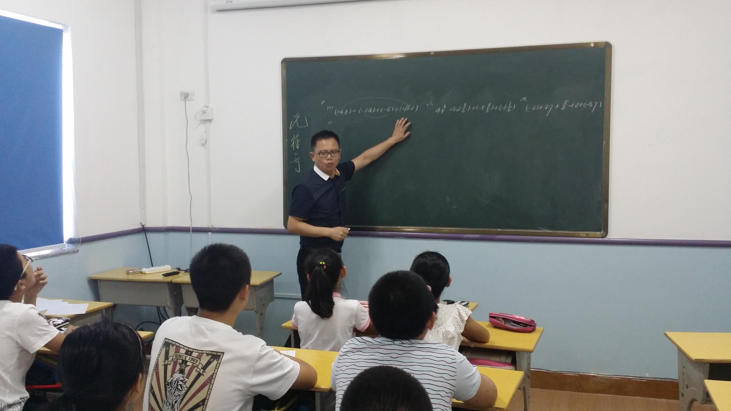 杭州艺考生在学习文化课