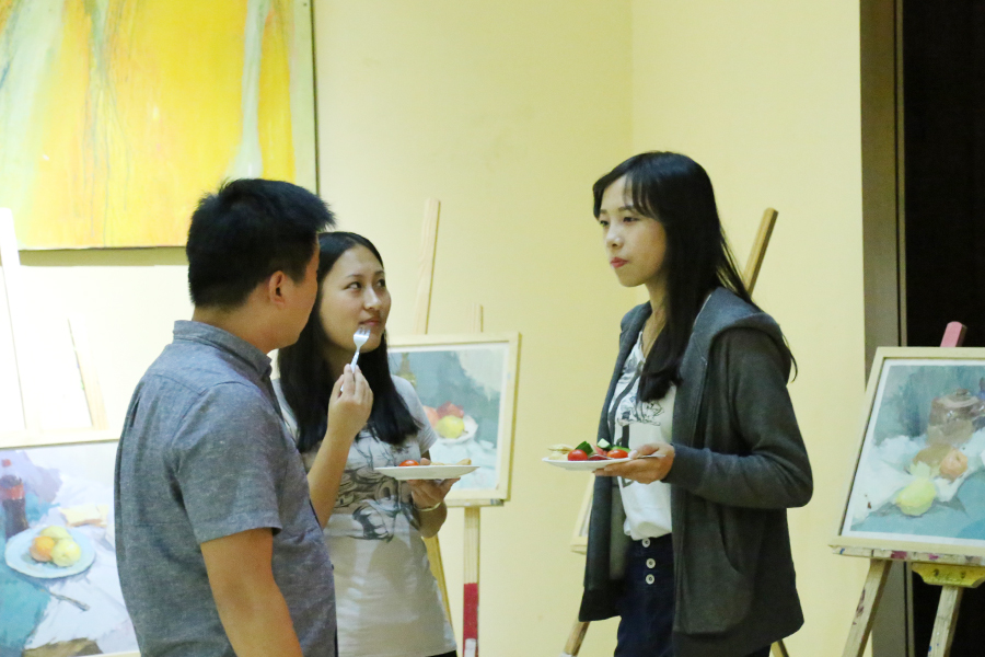 杭州考生讨论美术联考分数