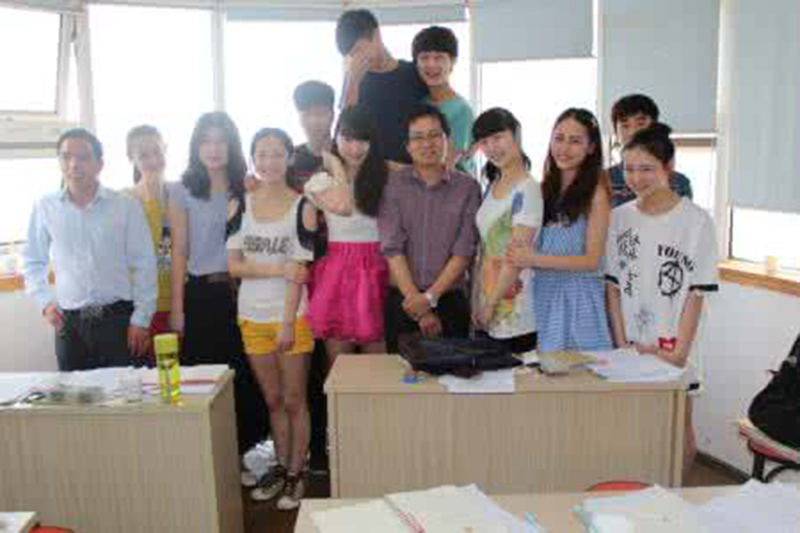 艺考生文化课集训结束合影