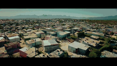 从战狼2看高考政治