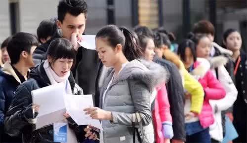 武汉市音乐生参加模拟艺考