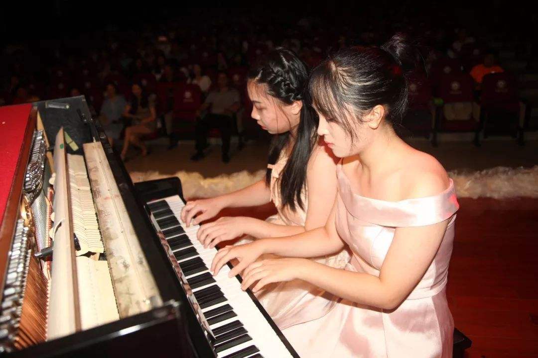 音乐专业艺考生钢琴表演