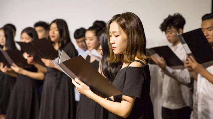 音乐生台上一分钟台下十年功