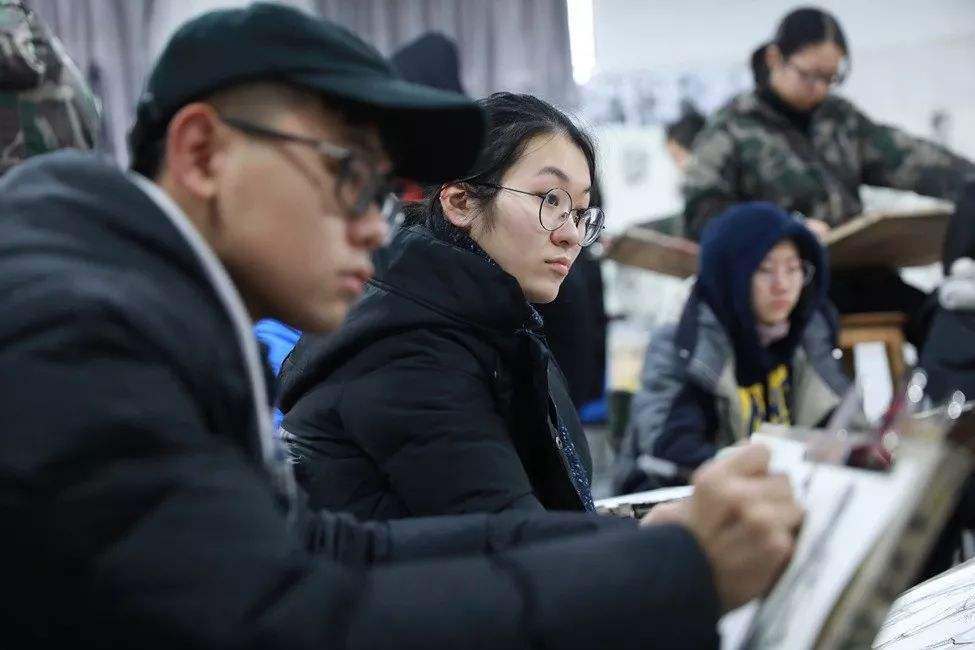 美术生校考