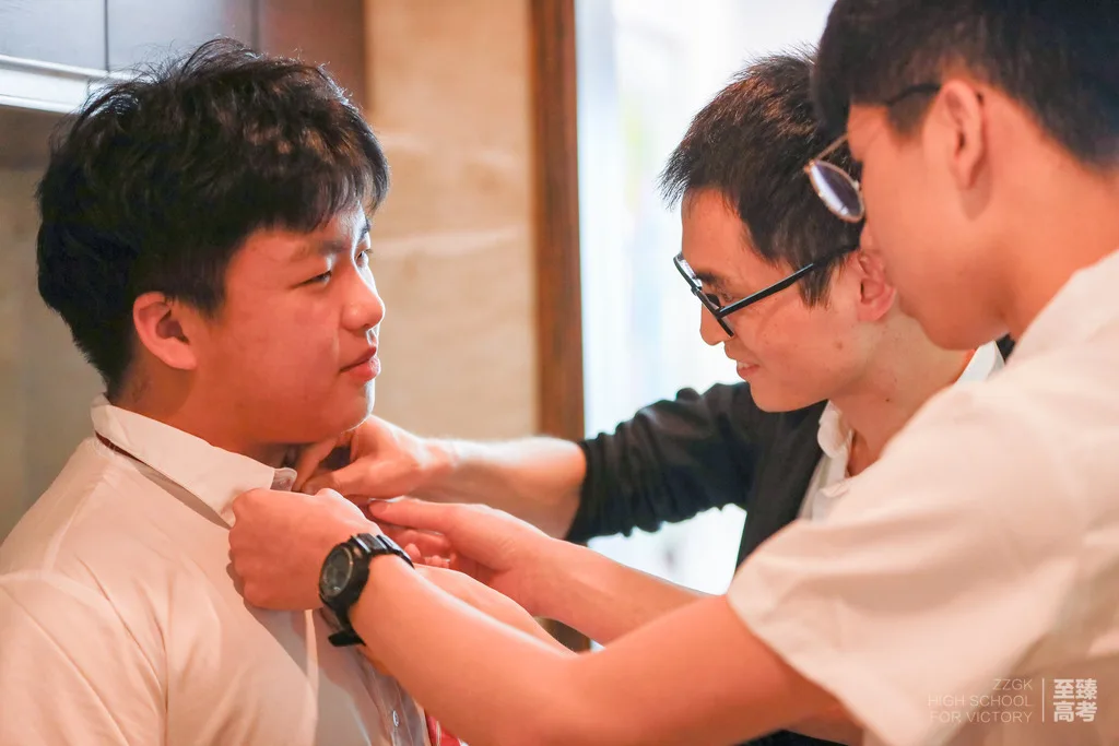 播音艺考生校考都考什么：上海师范大学要多少分