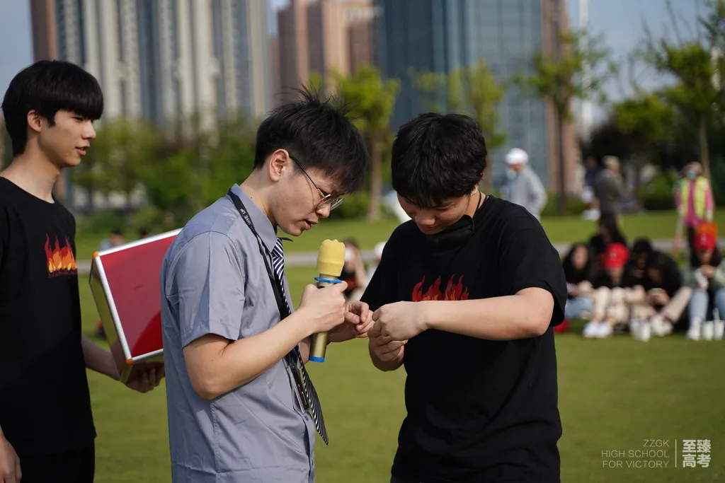 武汉传媒艺考机构排名：哈尔滨师范大学播音专业人多吗