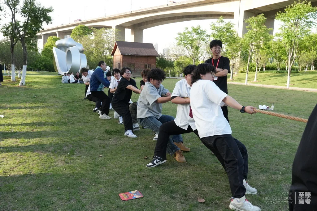 乱花渐欲迷人眼 熙熙攘攘艺考忙