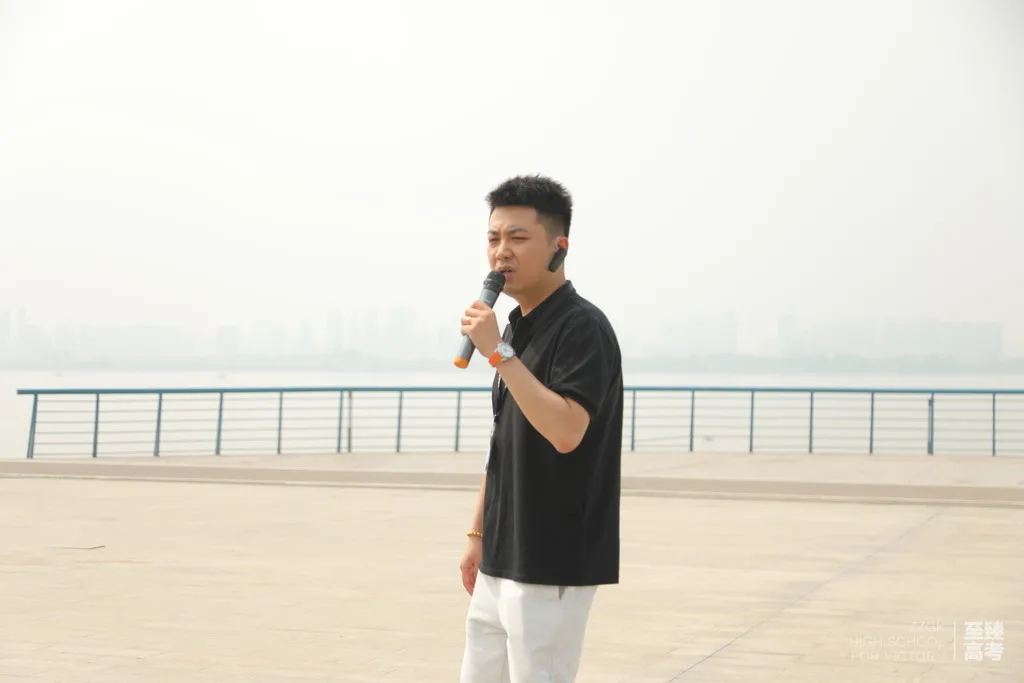 播音艺考生如何学习专业:南京艺术学院有多少人校考