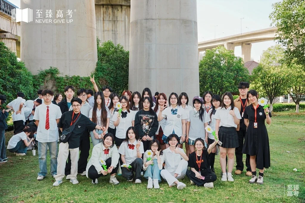 播音主持艺术生培训学校有哪些:辽宁传媒学院是几本