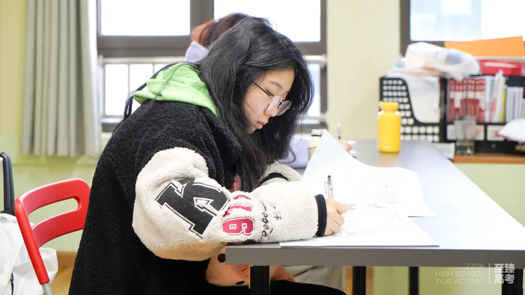 美术艺术生专业课哪里能学好:西安美术学院是几本