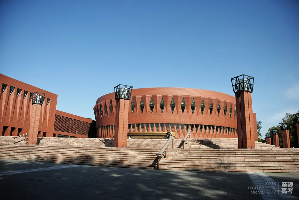 美术艺术生联考后要去参加校考吗：文化课四百多可以报考国美吗